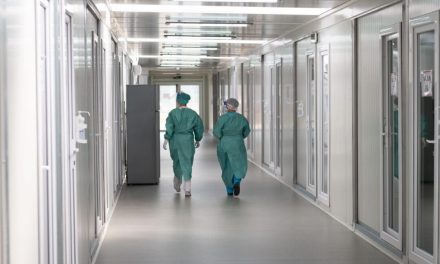 Spitalele și clinicile românești au angajat cu peste 40% mai mult în 2021 față de 2020