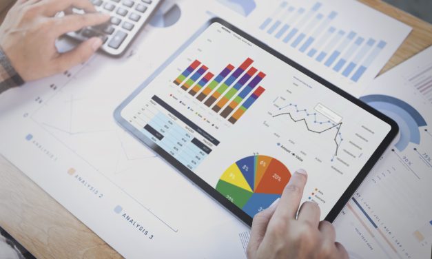 Creșterea salarială în companiile private încetinește o dată cu economia